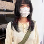 レイヤーカットとイヤリングカラー